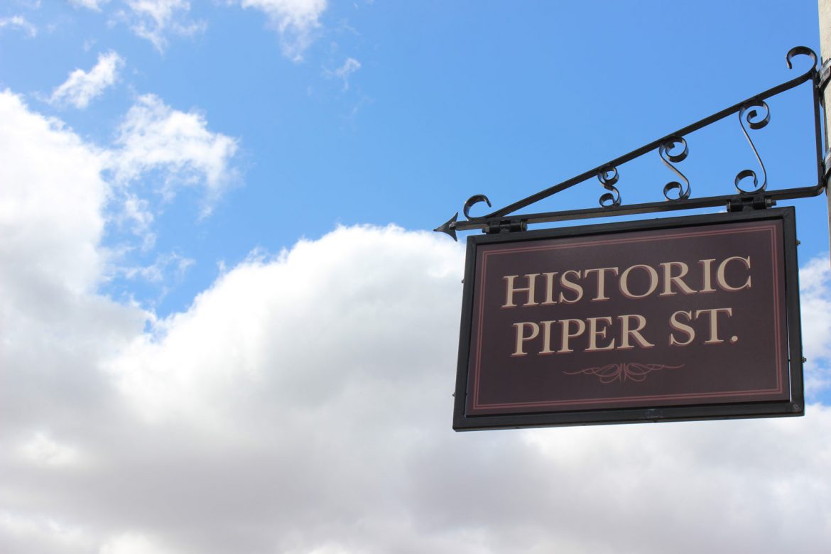 Shopping-Piper-St-Sign